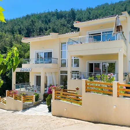 מלון דירות Inroy Sea View 4*