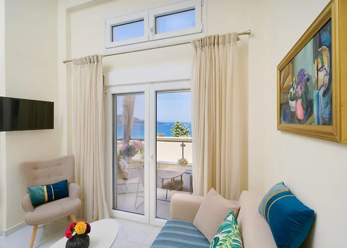 Inroy Sea View מלון דירות