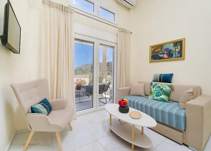Inroy Sea View מלון דירות 4*