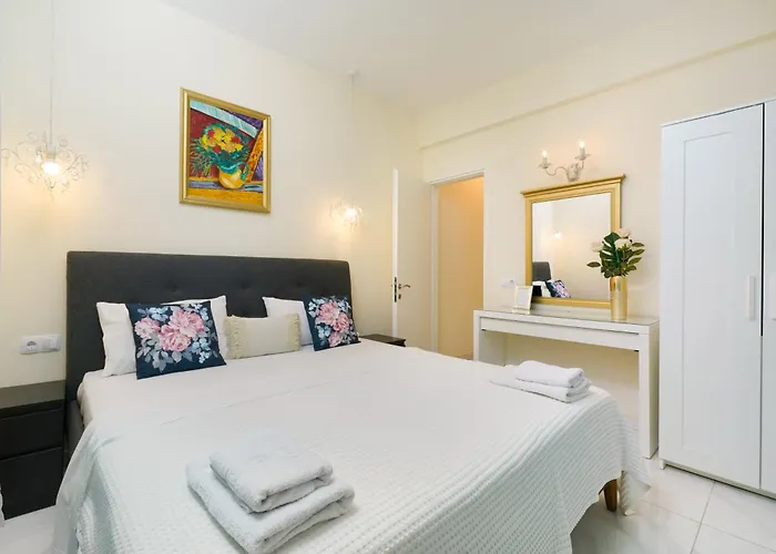 Inroy Sea View מלון דירות