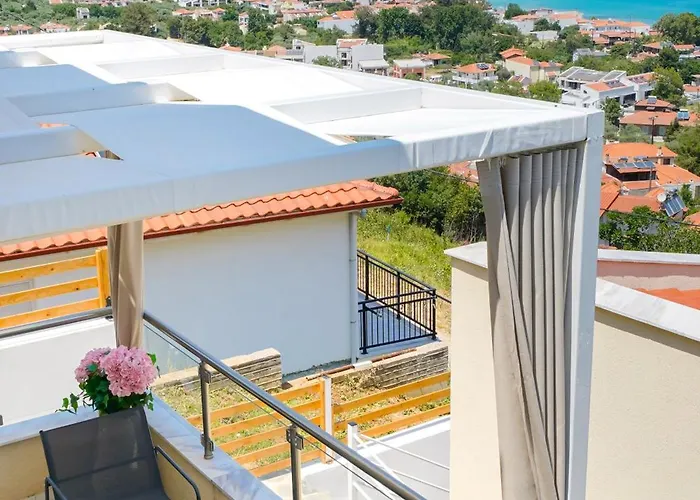 מלון דירות Inroy Sea View