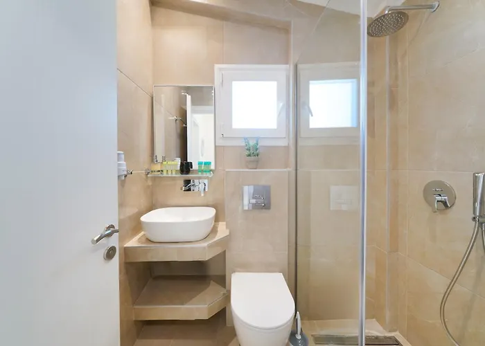 Inroy Sea View מלון דירות
