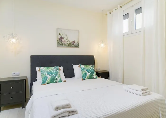Inroy Sea View 4*