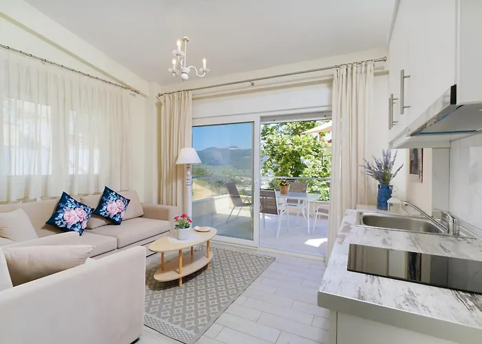 מלון דירות Inroy Sea View