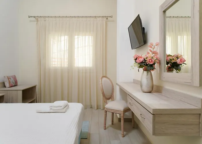 מלון דירות Inroy Sea View