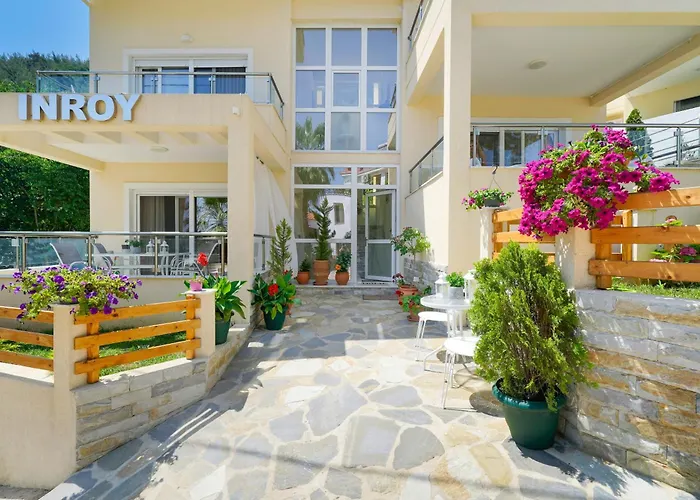 Inroy Sea View 4*