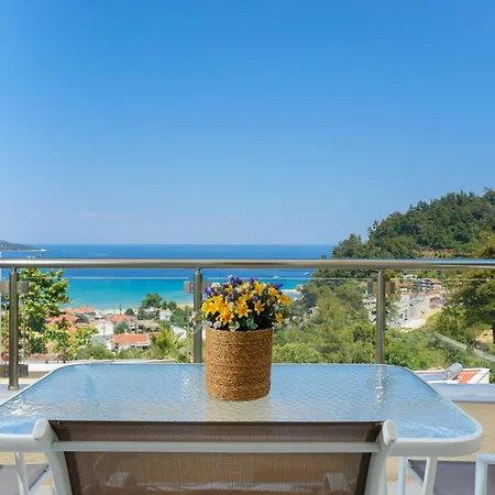 Inroy Sea View