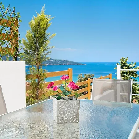 Aparthotel Inroy Sea View 4*