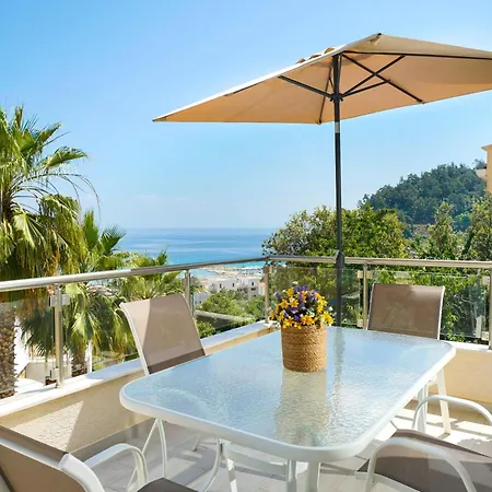 Inroy Sea View 4*