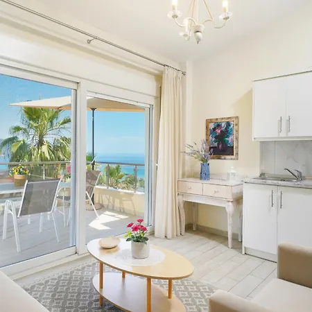 Inroy Sea View شقة فندقية