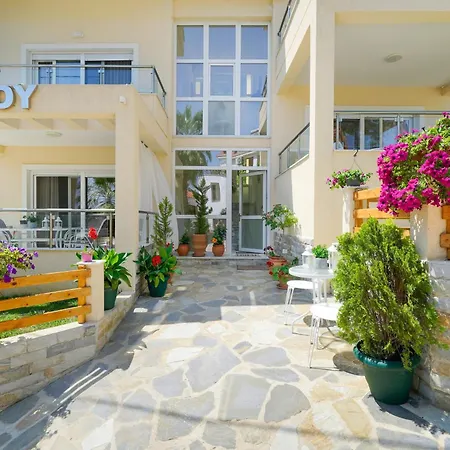 Inroy Sea View 4*
