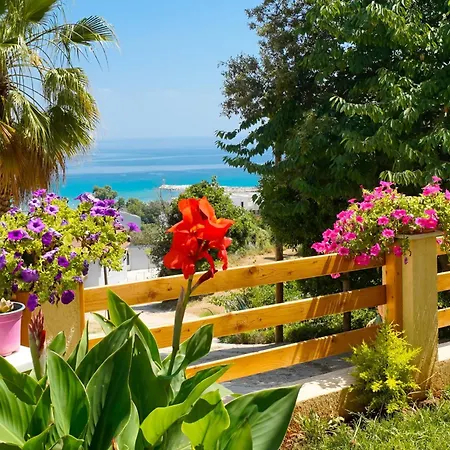 Inroy Sea View 4*