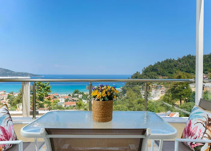 Inroy Sea View