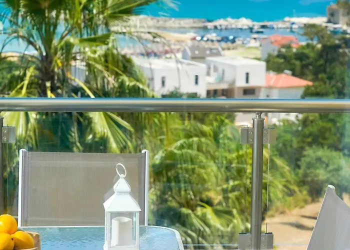 Inroy Sea View